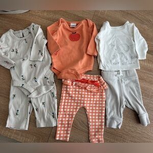 Carter's newborn outfit sets